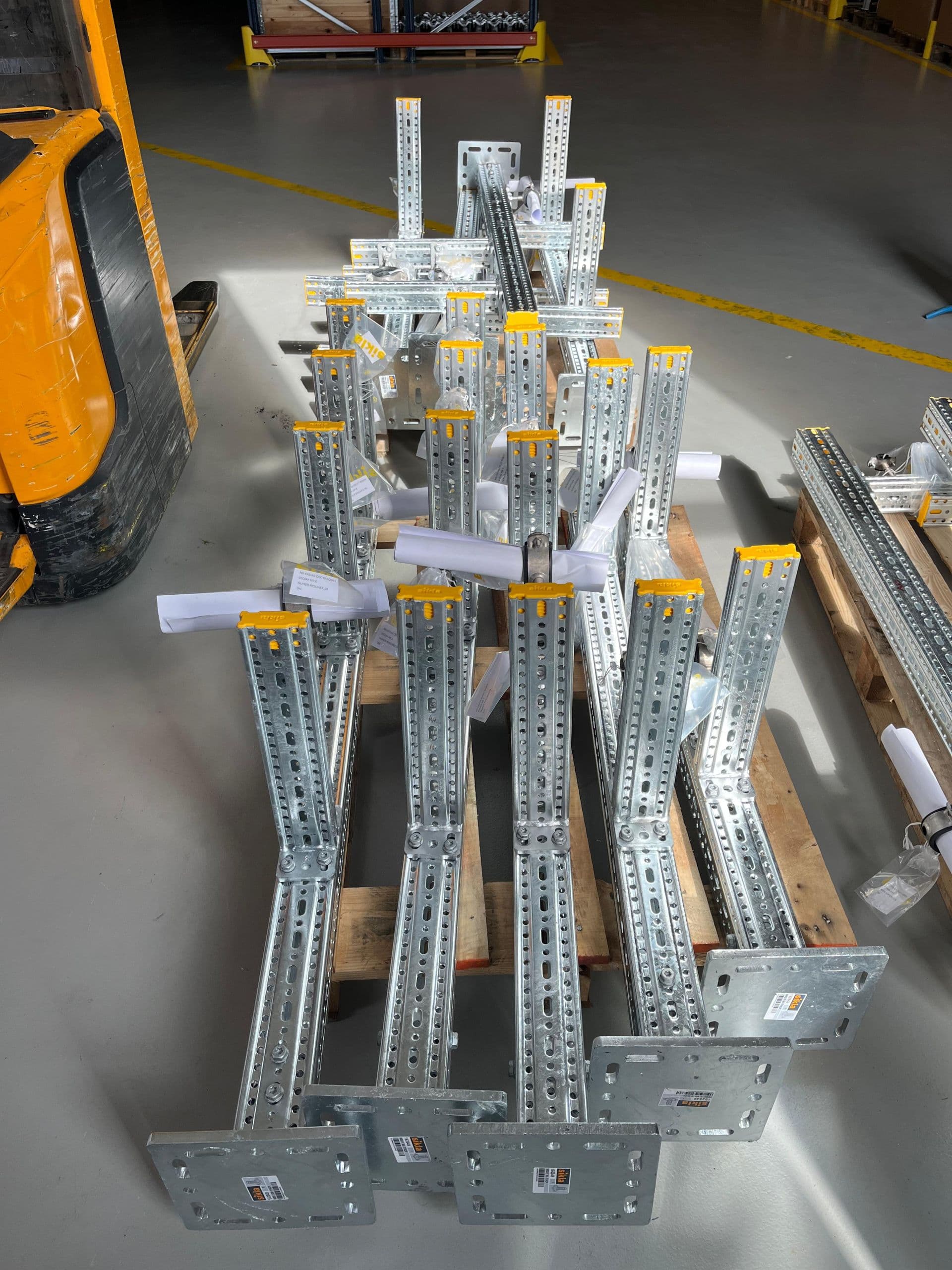 nstallation of a prefabricated structure made with siFramo beam sections
